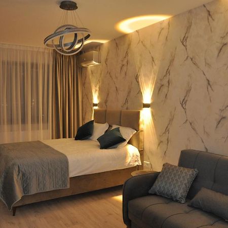 Rentforcomfort Sky Garden Studio Apartment Bucharest Exterior photo