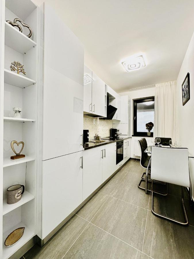 Rentforcomfort Sky Garden Studio Apartment Bucharest Exterior photo