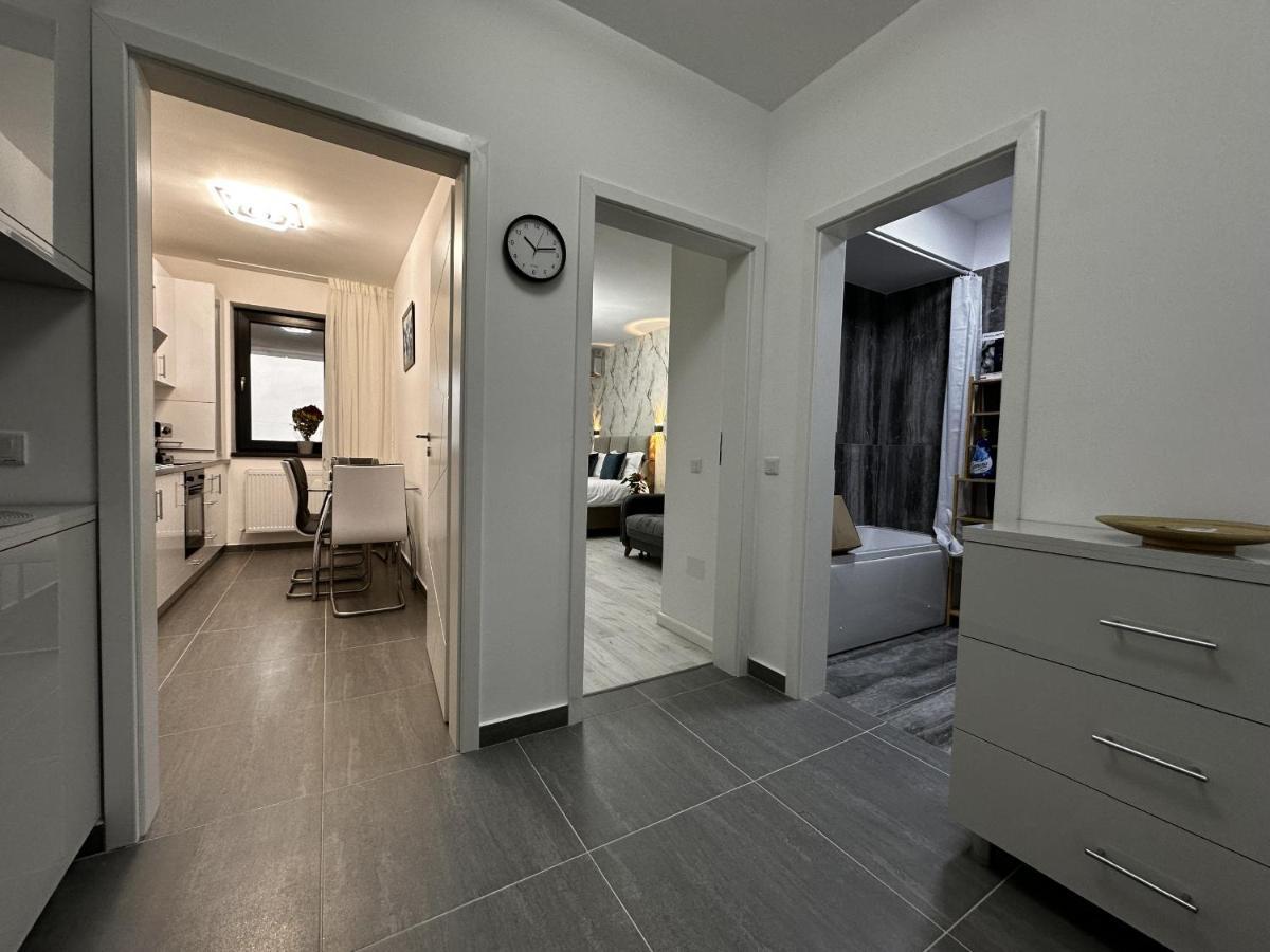 Rentforcomfort Sky Garden Studio Apartment Bucharest Exterior photo